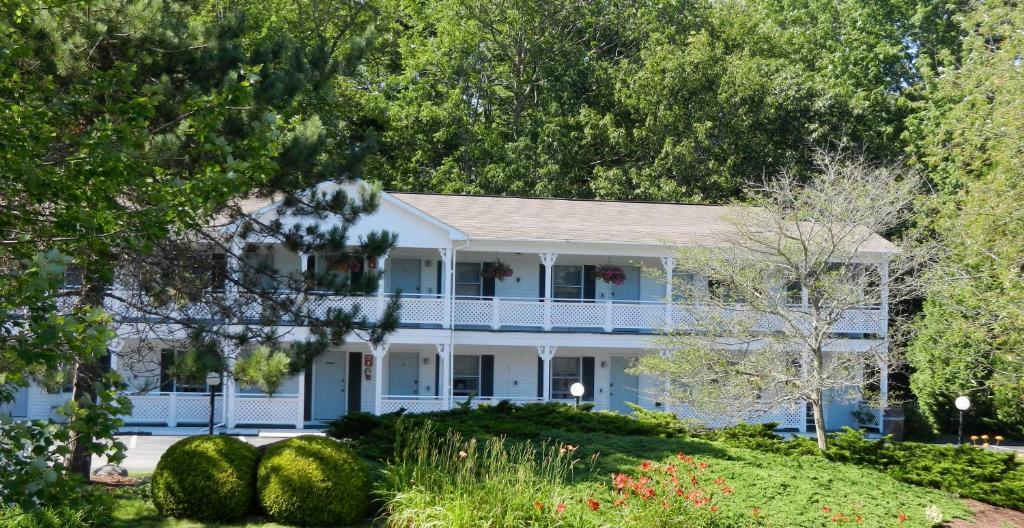 Cedar Crest Inn Camden Exterior photo